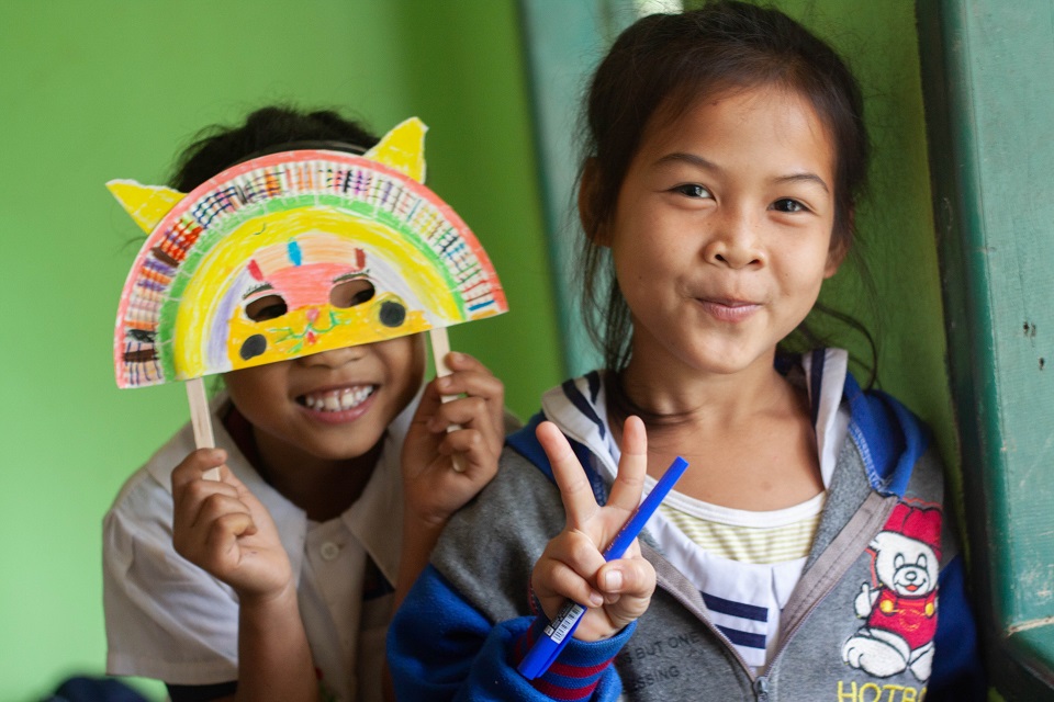 Pontiau and Kalawan posing for a photo during an Arts and Crafts lesson, don’t their sweet smiles melt your heart?