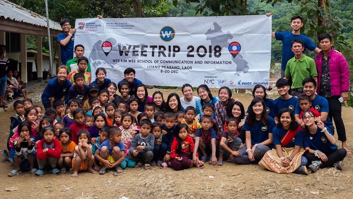 My team of volunteers for WeeTrip 2018 with the children on our last day in Ban Houehin village.