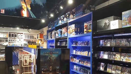 Video Game stores having many options [PHOTO CREDIT: Right Place for Gadgets, SG]
